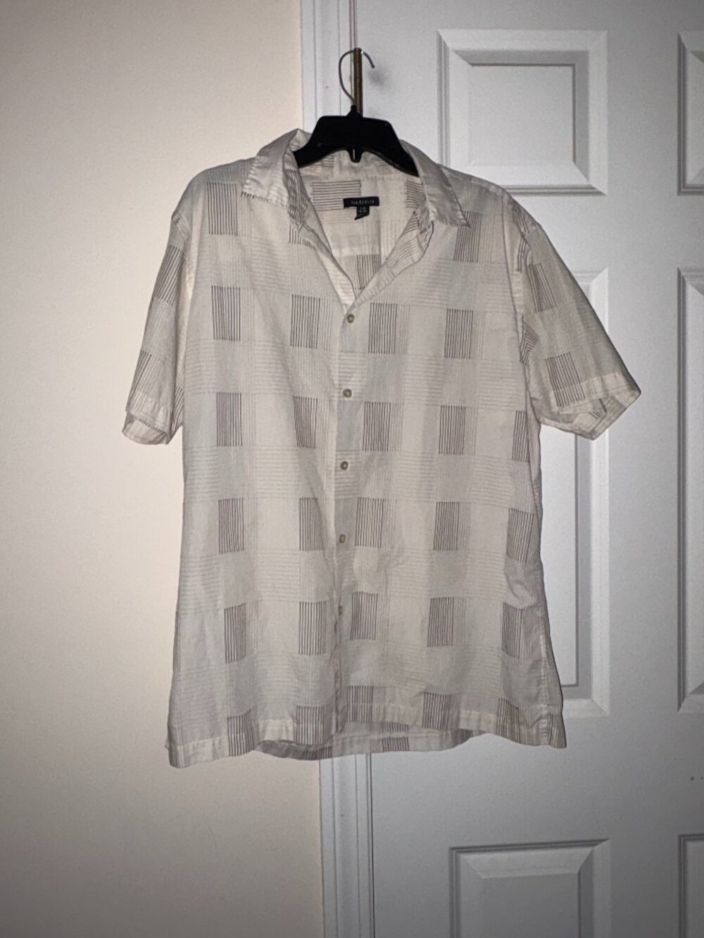Van Heusen casual button down shirt, off-white and gray, men's size L